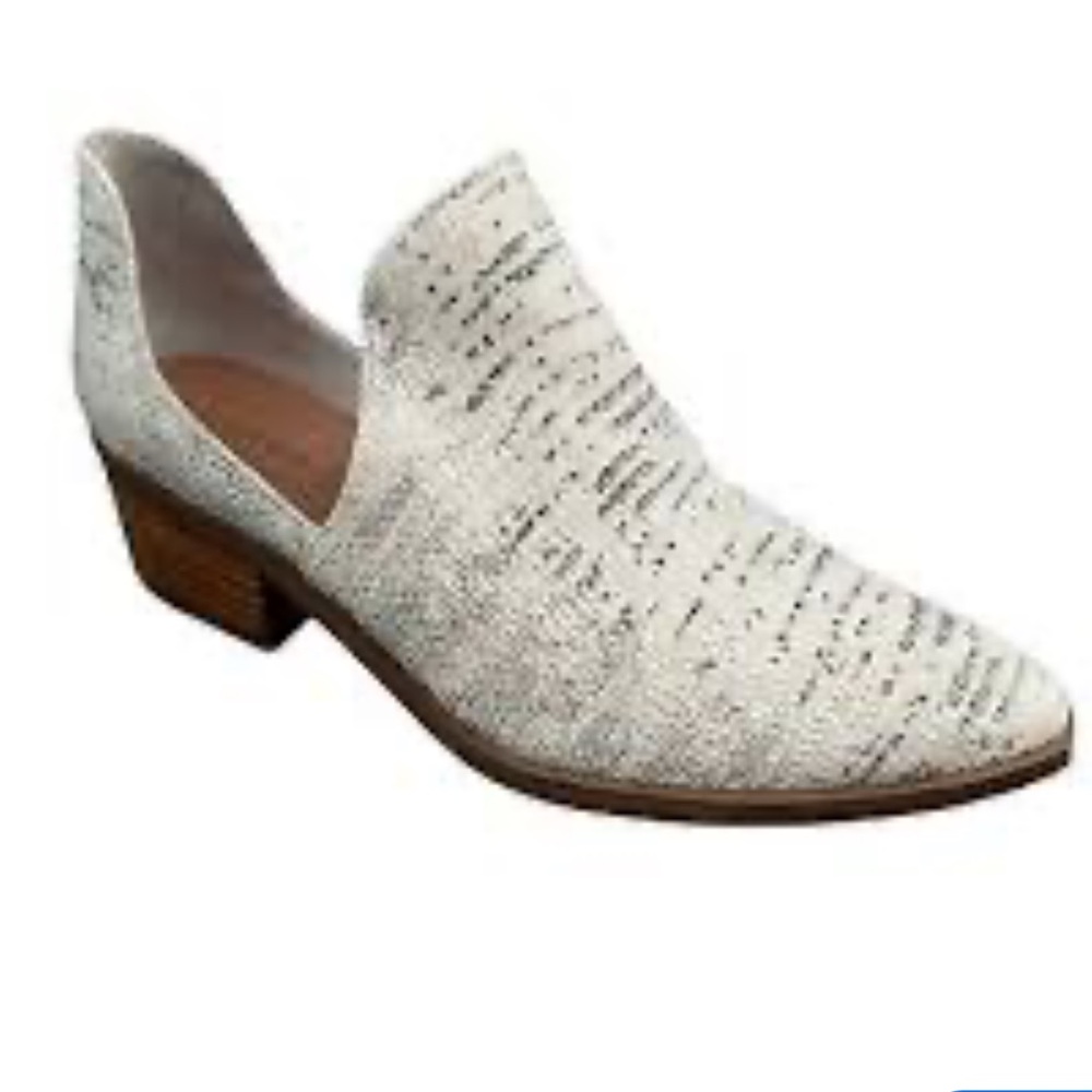 Chinese Laundry Fortune Lizard bootie